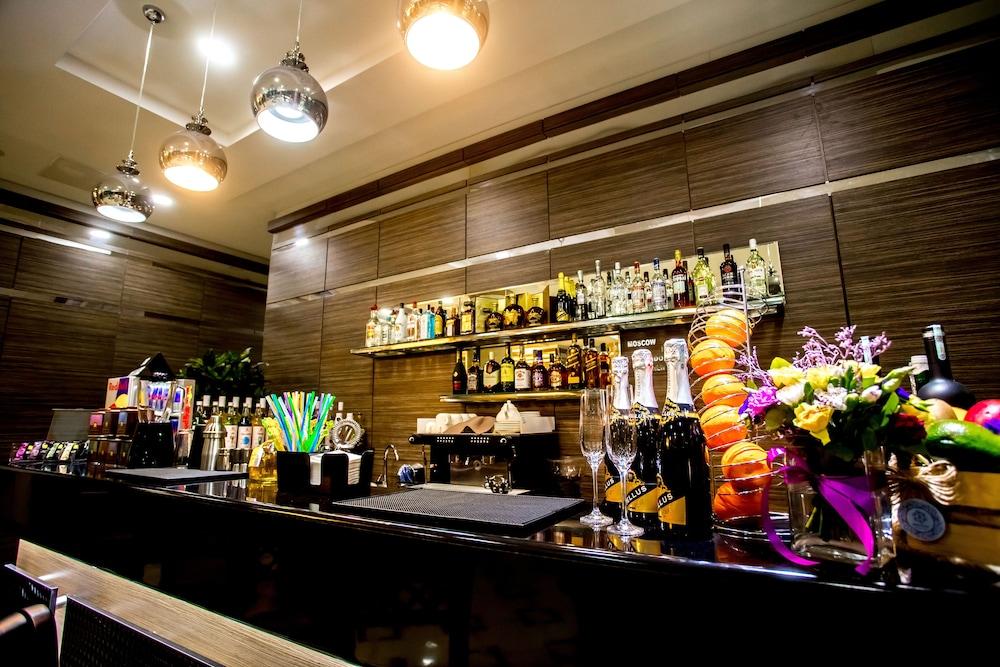 West Shine Hotel Bakoe Buitenkant foto