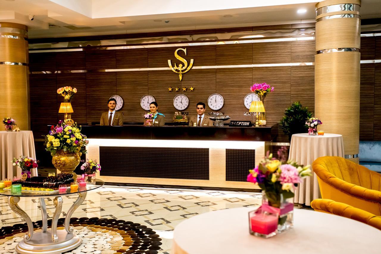 West Shine Hotel Bakoe Buitenkant foto