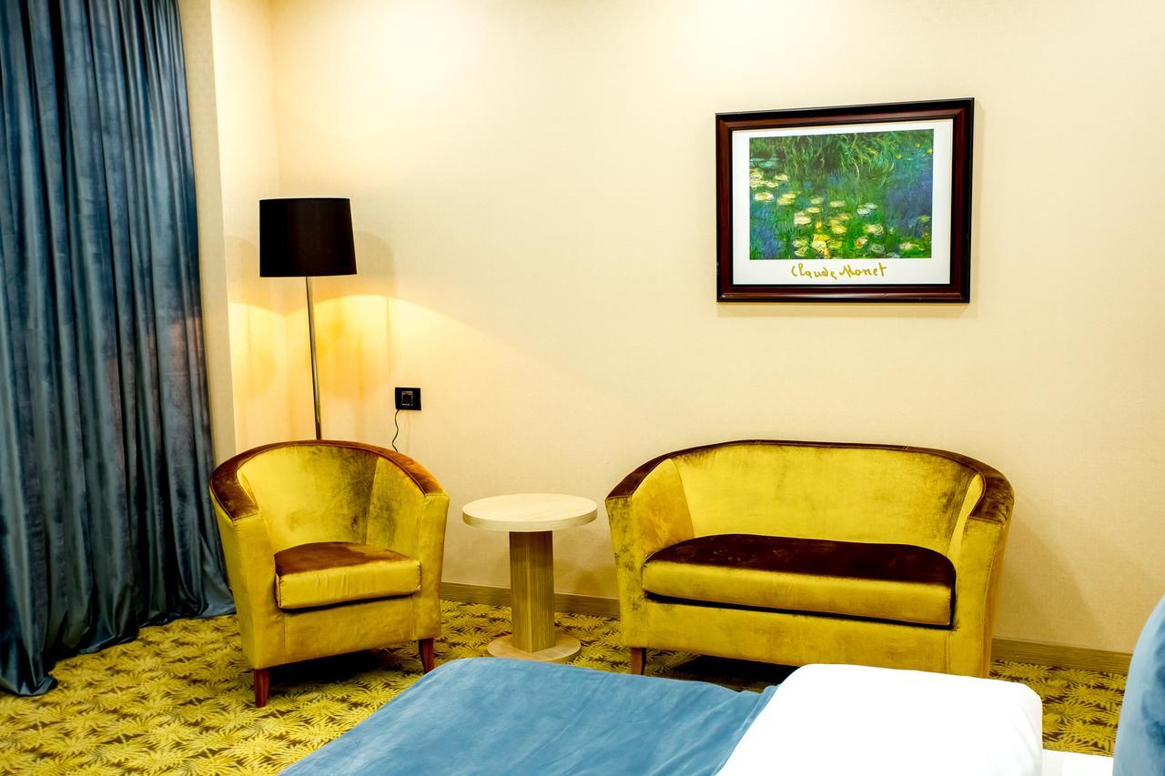 West Shine Hotel Bakoe Buitenkant foto