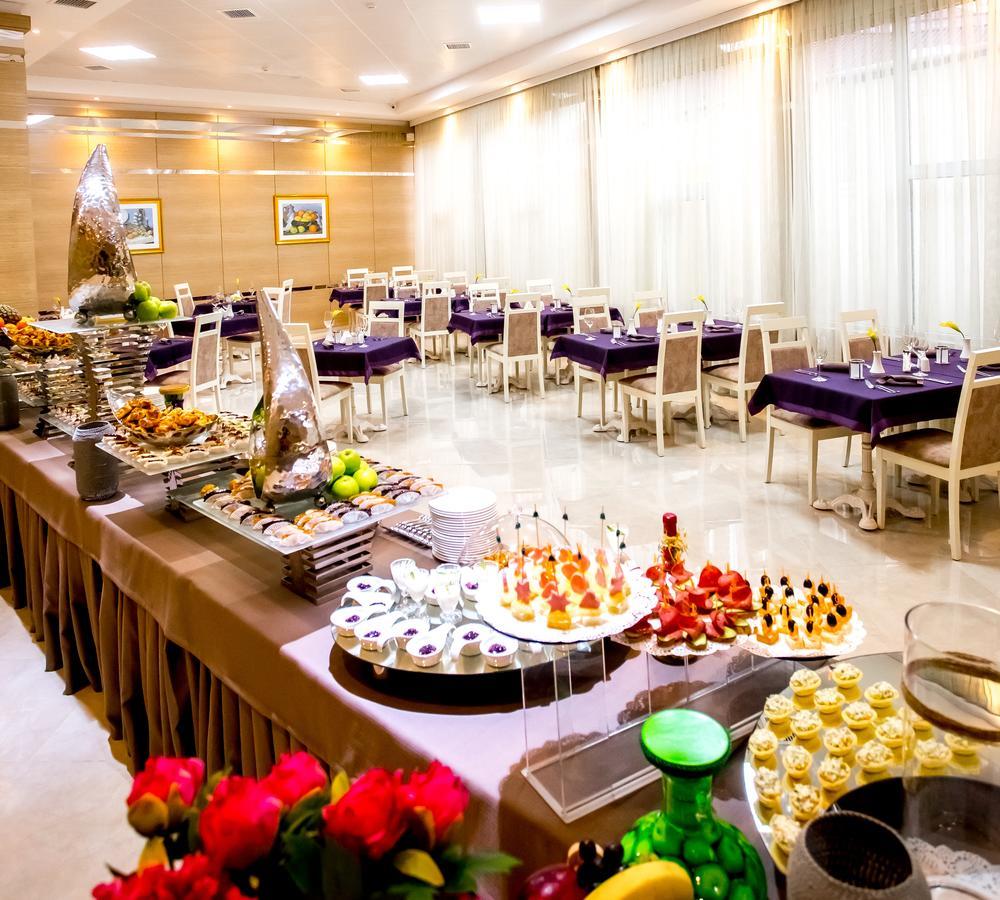 West Shine Hotel Bakoe Buitenkant foto