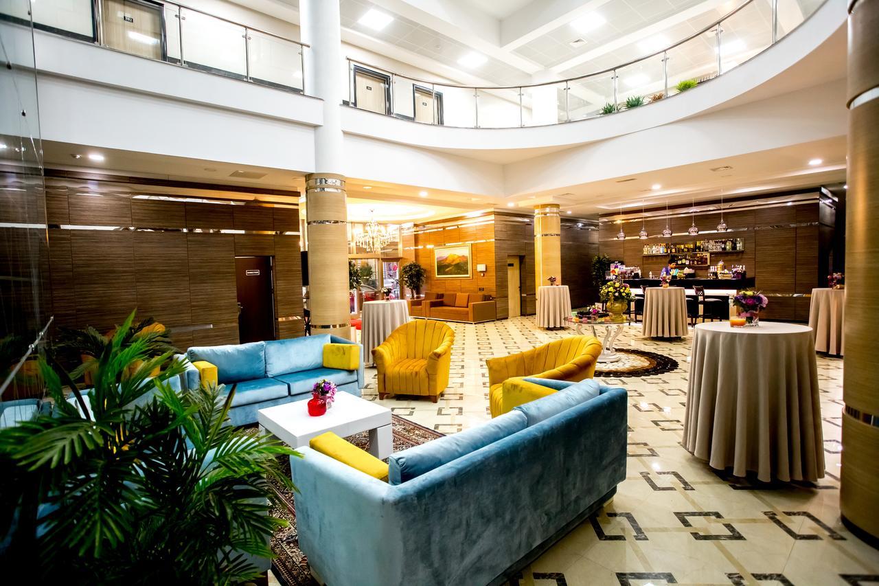 West Shine Hotel Bakoe Buitenkant foto