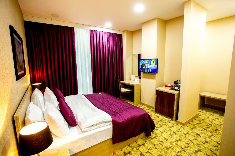 West Shine Hotel Bakoe Buitenkant foto