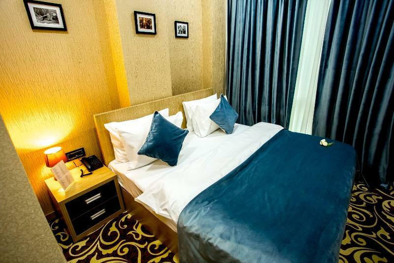 West Shine Hotel Bakoe Buitenkant foto