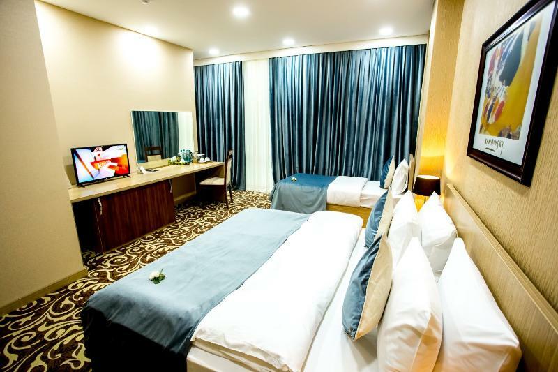 West Shine Hotel Bakoe Buitenkant foto